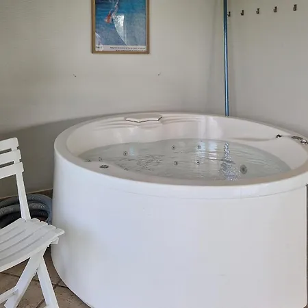 Prázdninový dům Awesome In With Sauna *